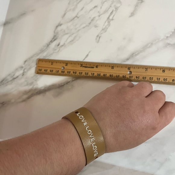 Taylor Swift Love Leather bracelet - Picture 8 of 13
